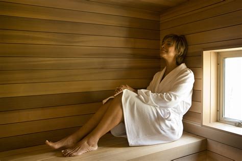 sauna lesbian